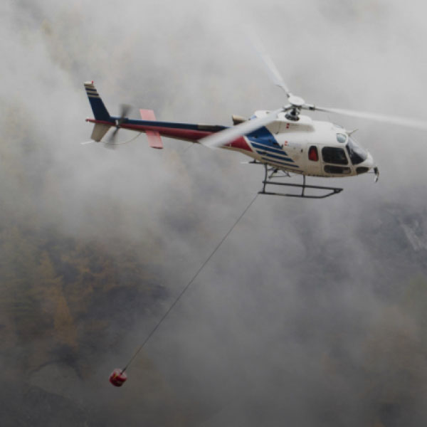 Helikopter wykorzystywany podczas akcji poszukiwawczej